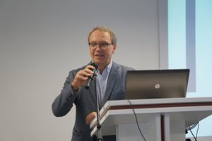 Akušeris ginekologas įsitikinęs: pagimdžiosios moterys medikų turėtų būti stebimos bent metus