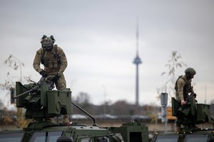 Lietuvių ryžtas ginti šalį keičiasi, mokslininkai įspėja dėl politikų įtakos: fenomenas kelia nerimą