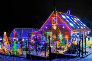 Sodyba Kelmės rajone pavergia širdis: kalėdiškiausią vietą Lietuvoje sukūrė Regina ir Antanas