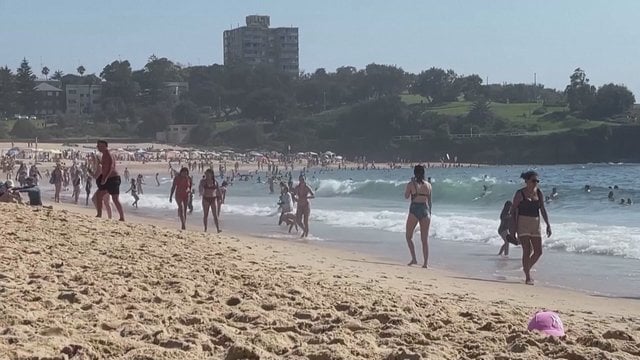 Sidnėjuje – karščiausia diena per trejus metus: žmonės įvairiais būdais ieškojo atokvėpio