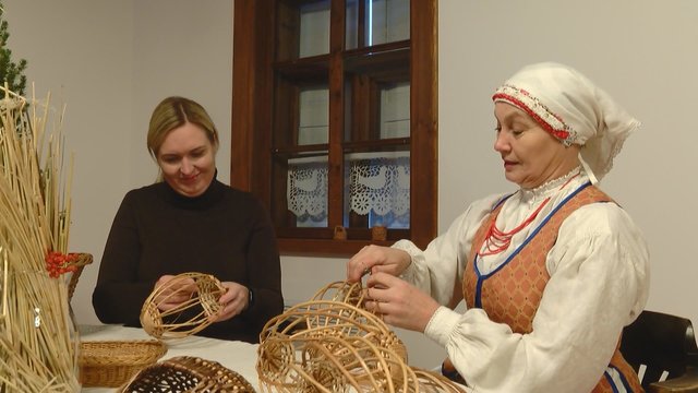 Rumšiskėse – senų tradicijų Adventinis miestelis: pristato amatus, žaidimus ir kviečia į saldaturgį