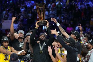 Dar vienas titulas į kolekciją: L. Jamesas ir „Lakers“ NBA taurės finale įveikė „Pacers“