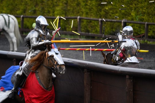  Į Angliją sugrįžta riterių turnyrai