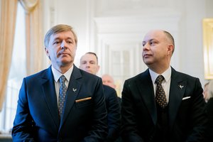 Prezidento rinkimams besiruošiantis A. Veryga pristatė savo komandą: joje – ir gerai žinomi veidai