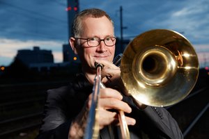 Amerikiečių trombono novatorius pagal F. Zappą: „Naujoji muzika nėra mirusi, ji tik juokingai kvepia“