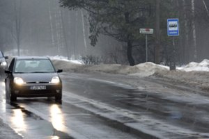 Čia eismo sąlygos – sudėtingiausios: naktį numatoma lijundra, plikledis ir rūkas