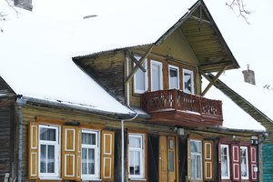 Kaip padėti savo vargstančiam mediniam namui: ekspertas preciziškai sudėliojo 6 punktų planą