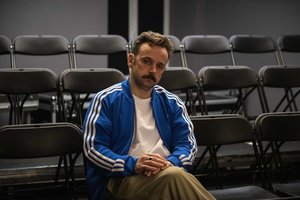 Premjerą „Mama“ pristatantis K. Glušajevas: „Reikia papasakoti apie pjesę žmonėms ne iš teatro aplinkos ir pažiūrėti reakciją“