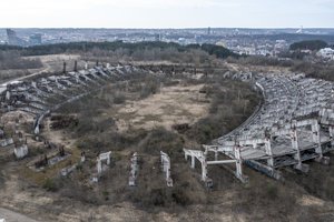 Jau nejuokinga – Nacionalinio stadiono Vilniuje statyba ir vėl pristabdyta