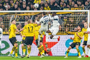 Paskutinieji UEFA Čempionų lygos mačai – „Barcelona“ krito nuo autsaiderių, PSG tik tarpusavio su „AC Milan“ geresnių įvarčių dėka prasimušė į atkrintamuosius mačus