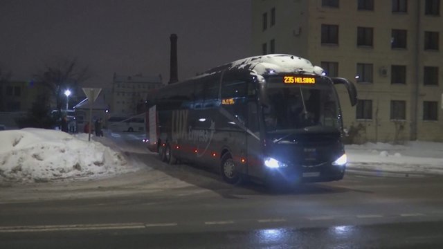 Suomijai atidarius sieną su Rusija iš Sankt Peterburgo išvyko pirmieji autobusai