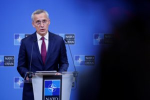 J. Stoltenbergas: „Yra realus pavojus, kad V. Putino agresija nesustos Ukrainoje“