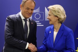 D. Tuskas ir U. von der Leyen gyrė savo partnerystę: „Ačiū už viską, ką padarėte“