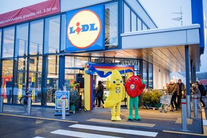 Pirmosios „Lidl“ parduotuvės atidarymas Gargžduose sutraukė minias gargždiškių
