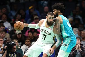 Įspūdingai rungtyniavęs J. Valančiūnas atvedė „Pelicans“ ekipą į pergalę