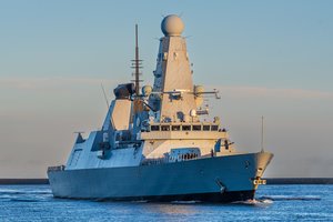 Britų eskadrinis minininkas numušė spėjamą atakos droną, kuris taikėsi į „laivybą Raudonojoje jūroje“