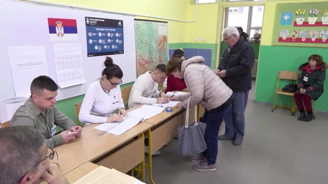 Serbijoje – parlamento rinkimai: favorite laikoma A. Vučičiaus partija
