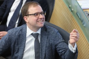 J. Razma: laisvės atėmimo bausmę atliekantis V. Gapšys apkaltos metu galės būti Seimo salėje