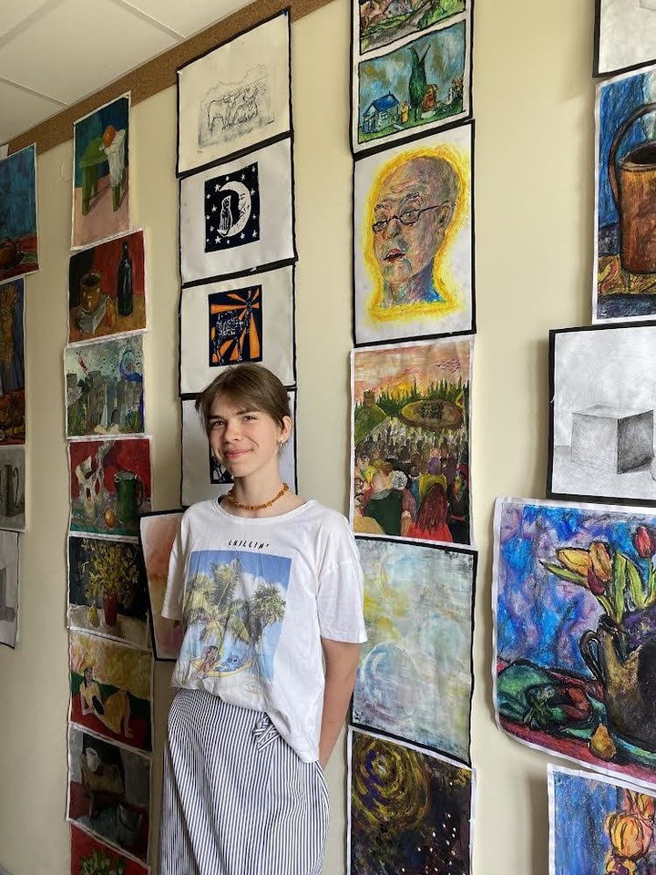 Šeštus metus Šakių meno mokykloje besimokanti V.Ažukaitė, pedagogų teigimu, išsiskiria stropumu ir žingeidumu.<br> Asmeninio albumo nuotr.