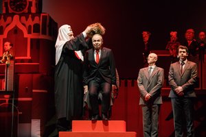 Jaunimo teatre – originali Gintaro Varno ir Sigito Parulskio politinio „Šėpos“ teatro variacija