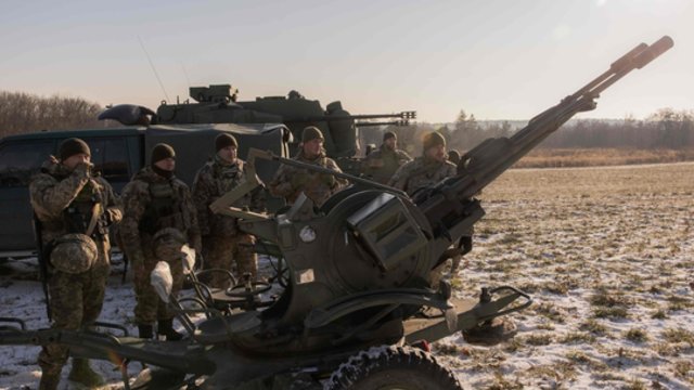 Ukrainoje pastebi ne tik ginklų trūkumo problemą: fronte mažėja motyvuotų karių