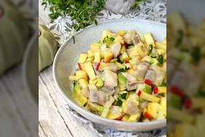 Silkės mišrainė su obuoliais: patobulinimas, kuris nustebino