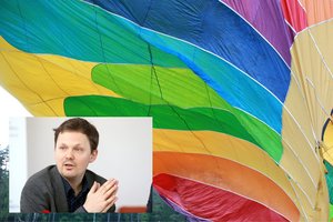 Dėl teisės susituokti su mylimu vyru į kovą pakilęs buvęs viceministras net ir po sprendimo nenuleidžia rankų