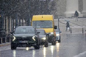 Siūlo dar atidėti šį reikalavimą vairuotojams: abejoja, ar visi spės pasitikrinti