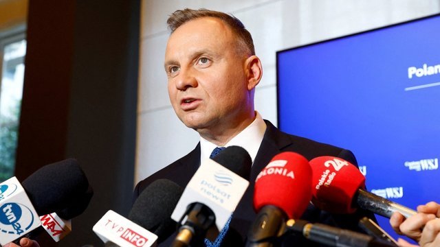 Lenkiją krečiant skandalui dėl žiniasklaidos reformos sureagvo A. Duda: „Tai yra anarchija“