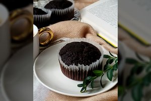 Bananiniai keksiukai su šokoladu: drėgni, minkšti bei aromatingi