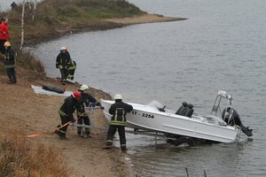 Kraupi drama prie Kauno: apvirtus valčiai Nemuno prieplaukoje skendo du žvejai, vienas jų neišgyveno