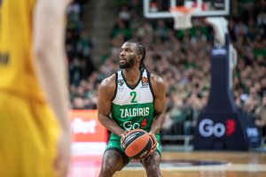 Apmaudu: „Žalgiris“ po dramatiškos kovos nusileido „Barcelona“ komandai