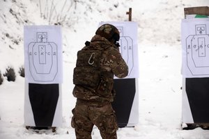 Aiški Estijos pozicija: padės Kijevui dėl užsienyje gyvenančių ukrainiečių vyrų mobilizacijos