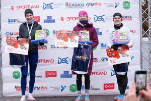 Druskininkai šventes pasitiko su nuotaikingu kalėdiniu bėgimu ir atkaklia kova