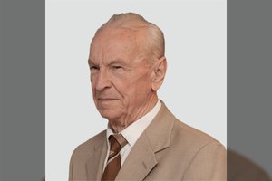 Mirė žinomas akademikas Kazimieras Ragulskis