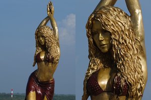 Atlikėjos Shakiros garbei jos gimtajame Kolumbijos mieste atidengta statula