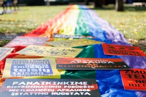 Teisingumo ministerija dėl draudimo nepilnamečiams pasakoti apie LGBT inicijuoja kreipimąsi į KT