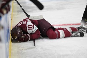 0:10: Latvijos rinktinė vėl negailestingai sutalžyta pasaulio jaunimo ledo ritulio čempionate