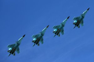 Geriausi Rusijos bombonešiai krenta iš dangaus stulbinančiais skaičiais – kas vyksta?