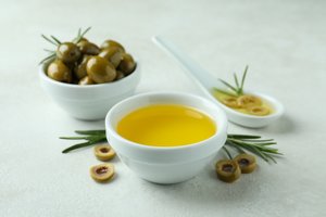 Padažas su alyvuogių aliejumi puikiai tiks salotoms ir virtoms daržovėms