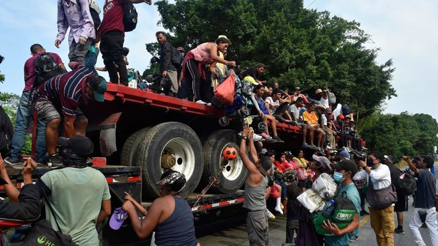 Į JAV plūstant tūkstančiams migrantų, Meksikoje surengtos derybos: atvyko A. Blinkenas