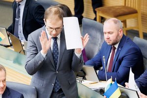 Po nepavykusios V. Gapšio apkaltos ketina keisti įstatymus: siūloma atsisakyti ir Seimo narių teisinės neliečiamybės