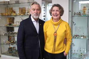 Mamos viena į Nidą išleista paauglė neįtarė, kad čia prasidės jos gintaro ir meilės kelias