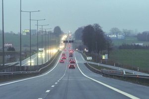 Kelininkai: penktadienio rytą šalies kelių dangos daugiausia šlapios