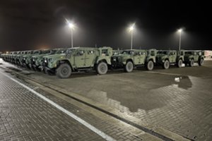 Į Lietuvą pristatyta dar 50 šarvuotų visureigių