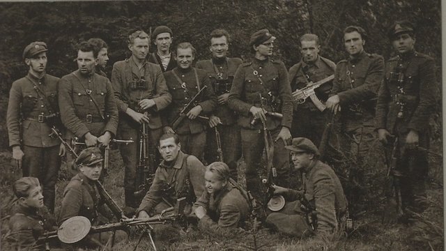 Lietuvos ypatingąjį archyvą papildė išskirtinis radinys: aptiko partizanų išsilaikiusius dokumentus ir nuotraukas
