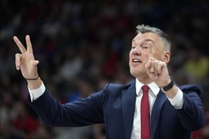 Šaras metus užbaigė nesuklupęs su „Fenerbahce“ – išlieka pergalių kalviu