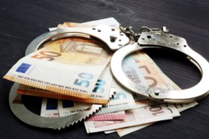 Įstaigos nesilaikė pinigų plovimo ir teroristų finansavimo previncijos: skirtos įspūdingos baudos