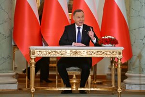 Lenkijos prezidentas apkaltino vyriausybę laužant įstatymus