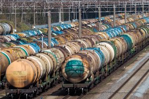 Viliasi, kad šie metai leis atsikvėpti – pasaulyje tikisi stabilesnių energetinių išteklių ir žaliavų kainų